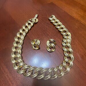 Necklace with earrings